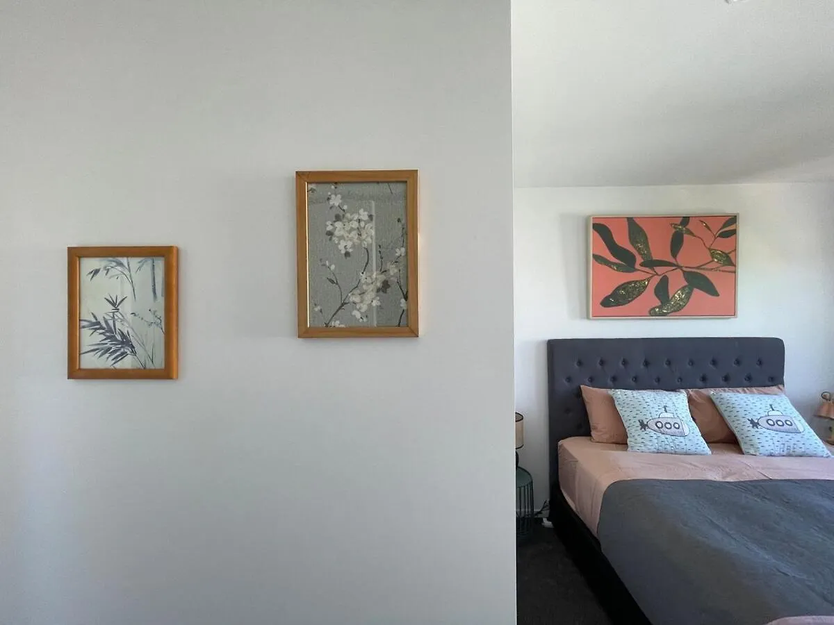 The Gilded Cross - Luxury Cbd 3 Bedrooms Christchurch Apartment